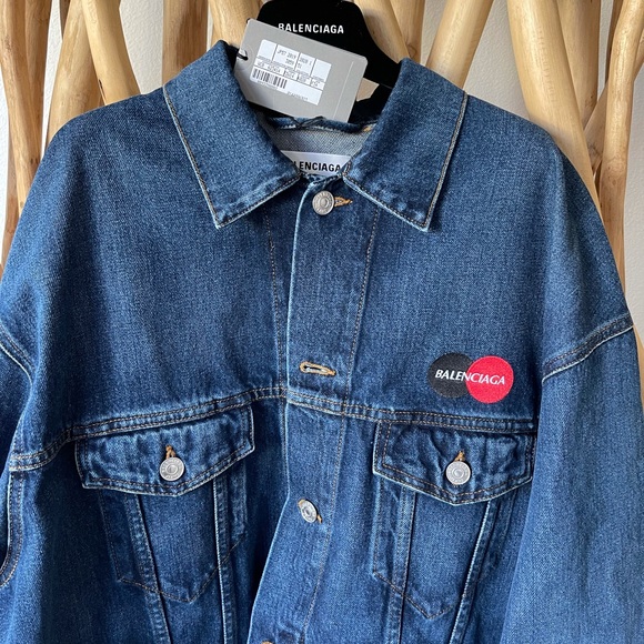 BALENCIAGA
Oversized embroidered faded denim - Picture 15 of 15